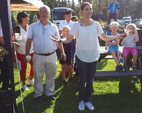 Crown Princess Victoria visited Engesbergs Camping and Stugby in Gävle. Engesbergs Camping is a family campsite