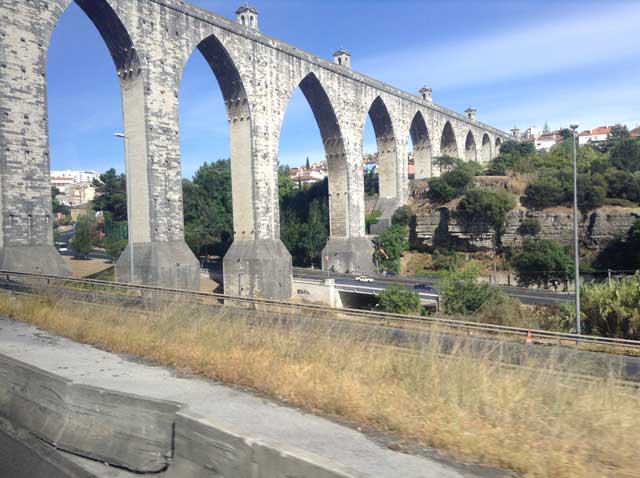 Águas Livres Aqueduct