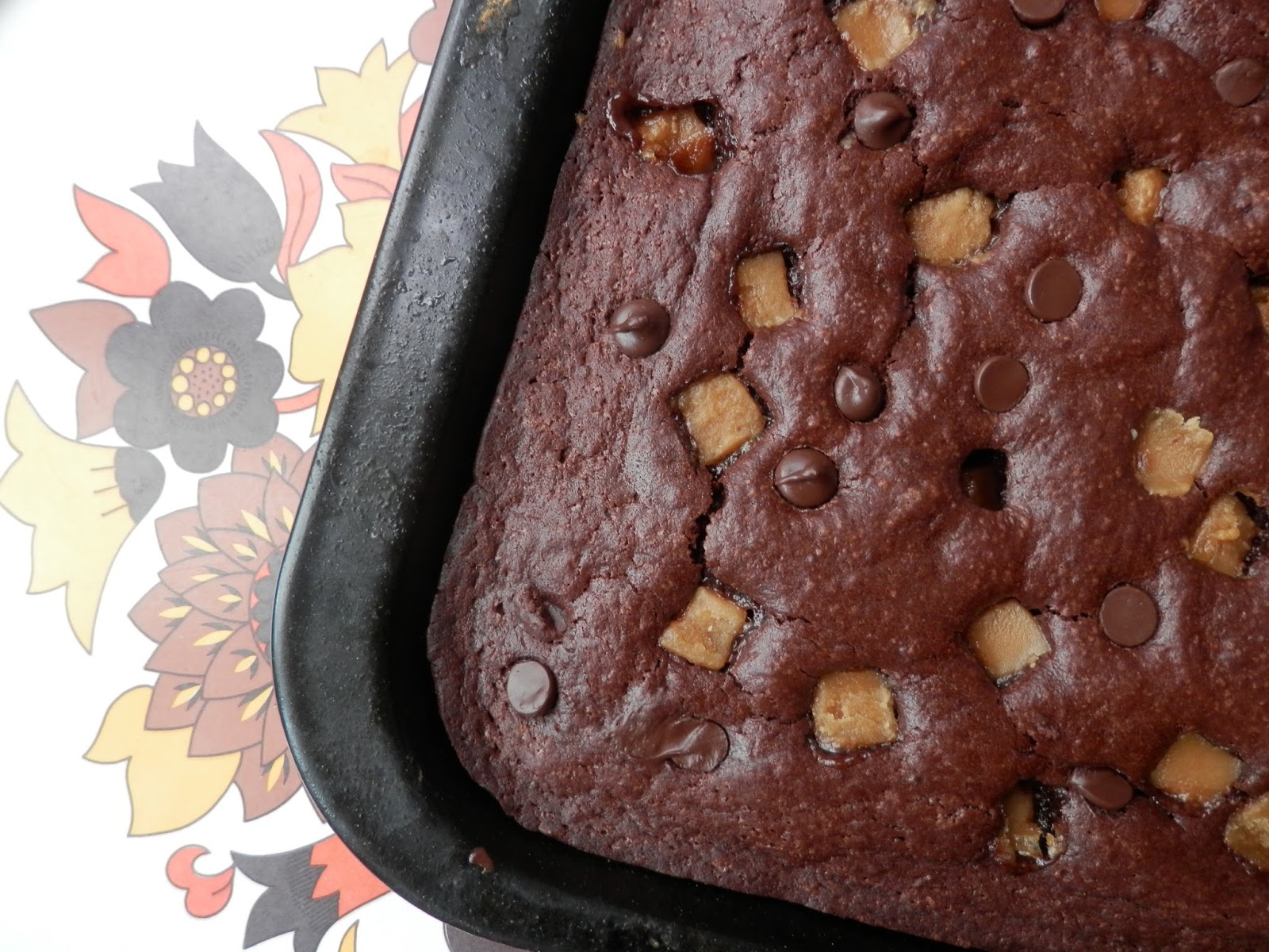 Second Hand Susie Four variations on Jamie Oliver's vegan brownie recipe.