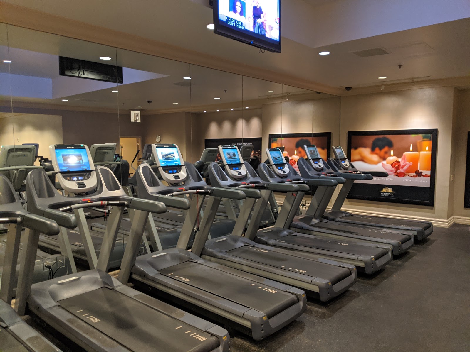 Hotel room and gym review Mandalay Bay in Las Vegas