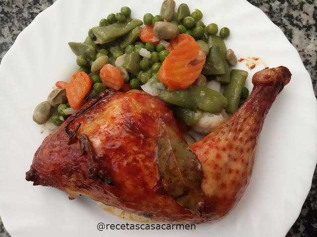 Pollo macerado al horno con verduras