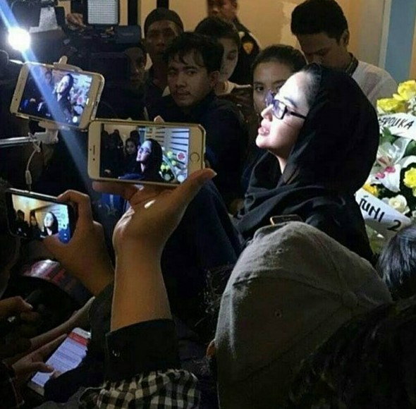 Dikaitkan Dengan Penampakan Arwah Jupe, Dewi Persik Kesal Pada Netizen