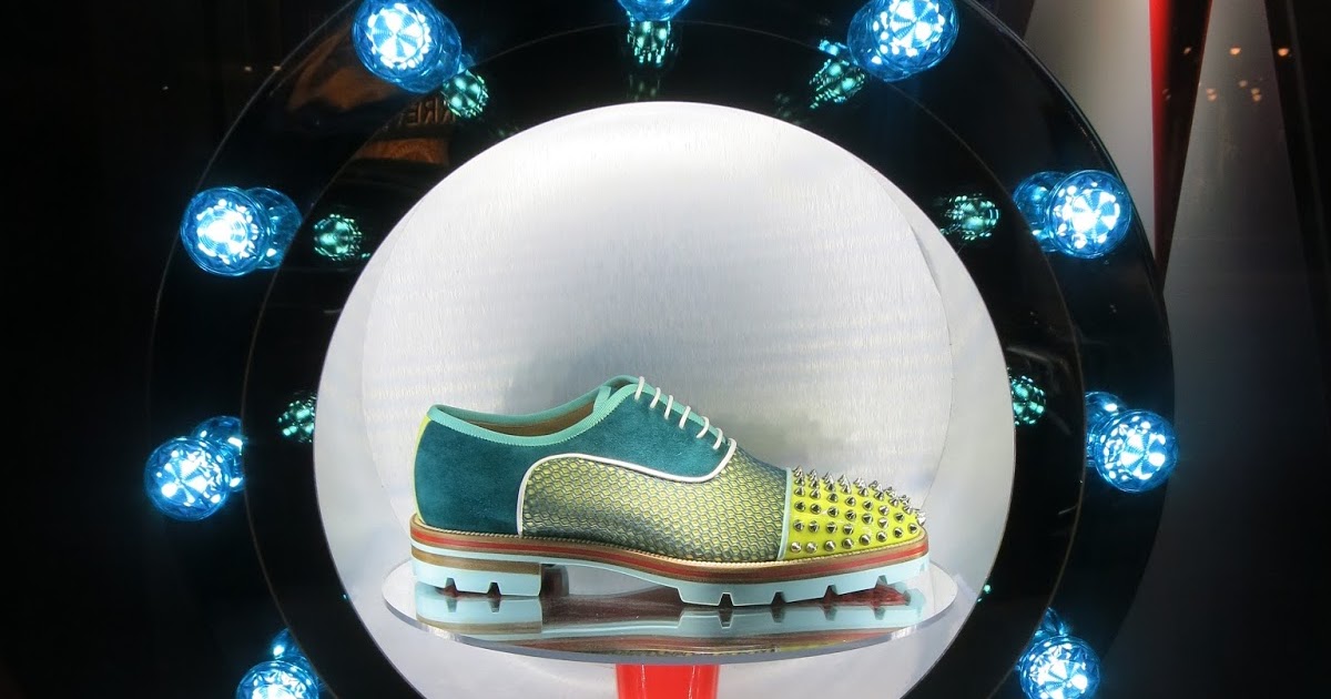 RetailStoreWindows.com: Christian Louboutin, Paris