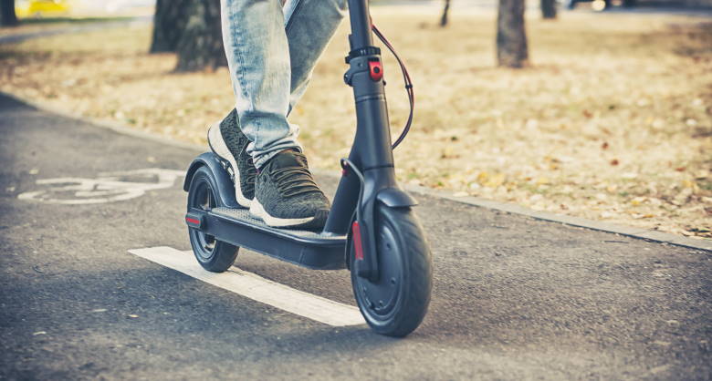 Patinete eléctrico licencia Adobe Stock para homodigital