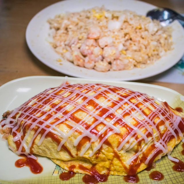 育樂街人氣炒飯,價格親民份量多的紅樓小館,還可以免費加飯! 育樂街人氣炒飯,價格親民份量多的紅樓小館,還可以免費加飯!