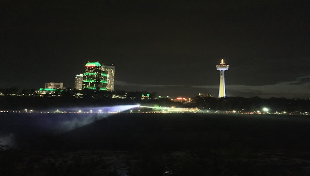 A spectacular view of the Canadian skyline