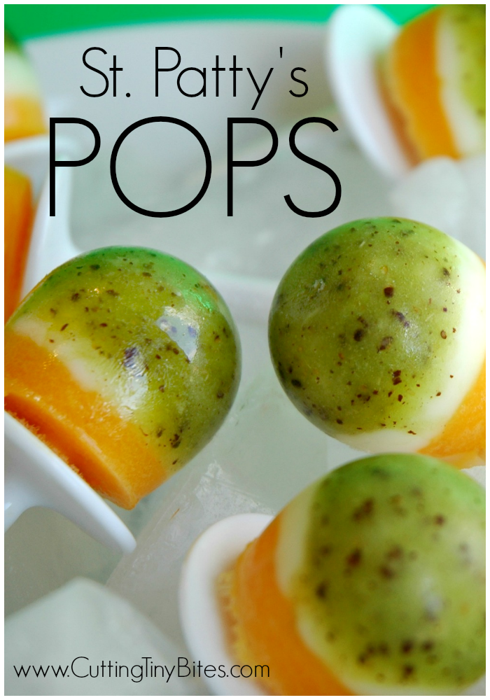 Healthy snack for your kids for St. Patrick's Day! Bright and fun popsicles made from fruit and yogurt.