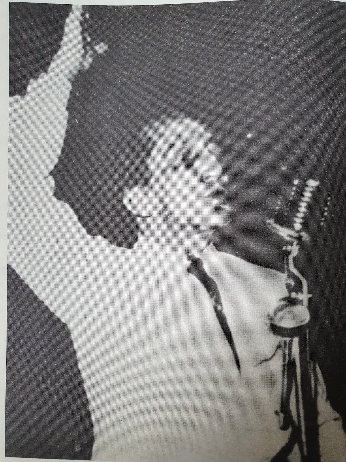 Del toro al infinito SEMBLANZA DE ANDRÉS ELOY BLANCO. Trazos