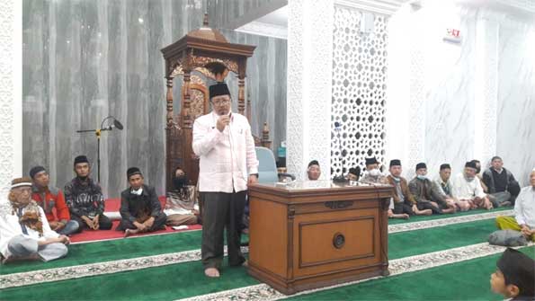 Kunjungi Masjid Darul Makmu