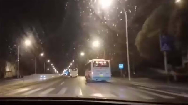 Vũ Hán bỏ rơi người bệnh, xe buýt chở đầy bệnh nhân chạy loạn trong đêm