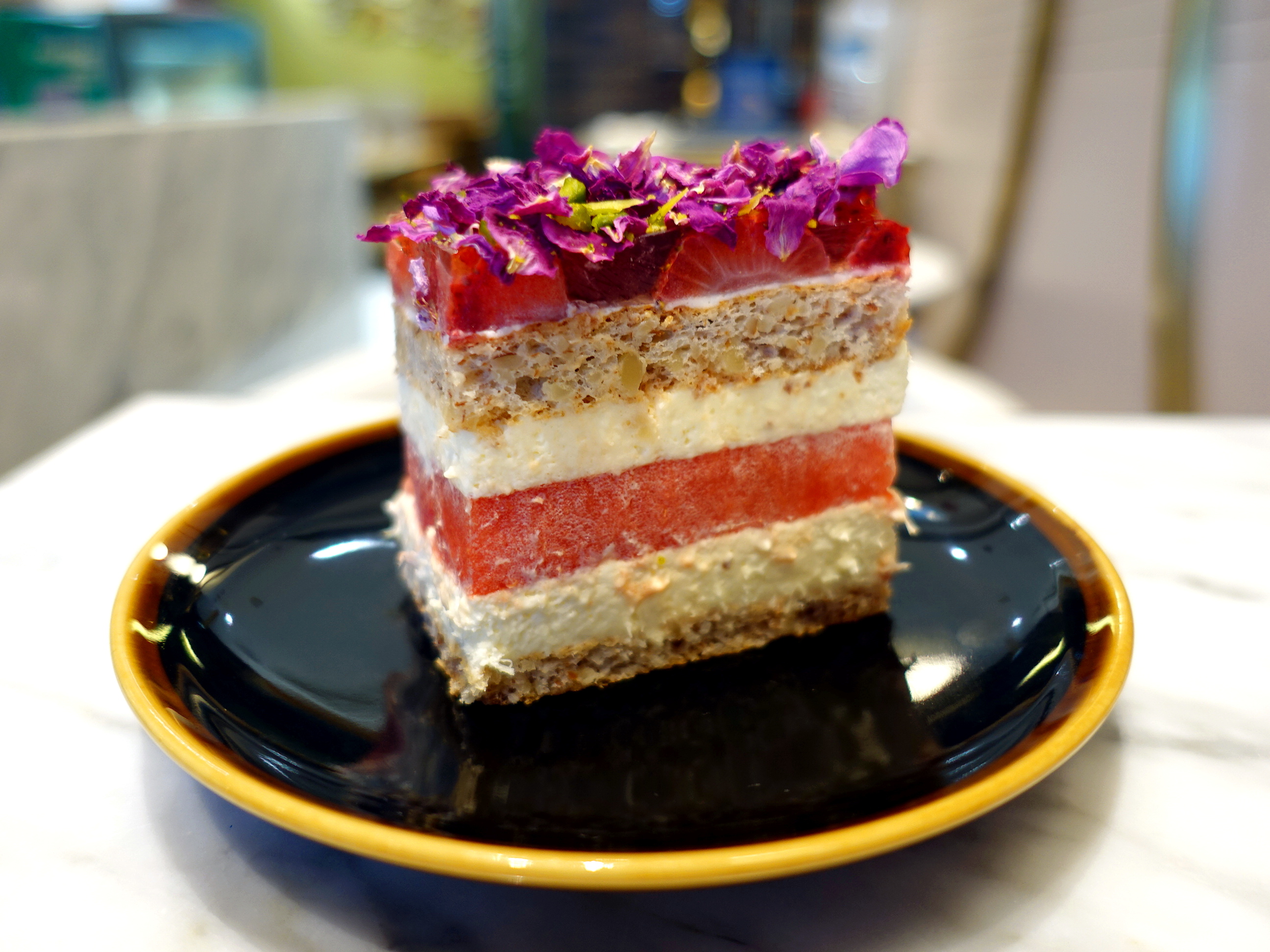 Lifetastic Patisserie at The ONE (Hong Kong, CHINA) ★★★☆☆ A traveling