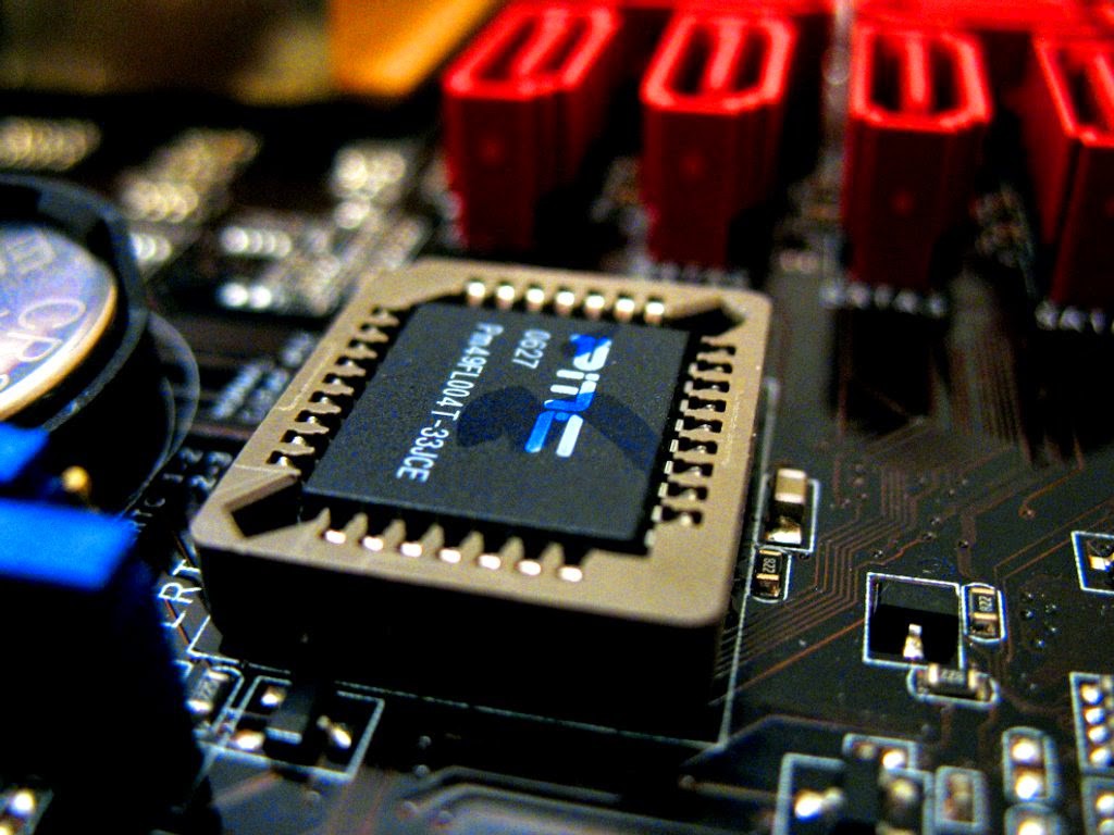 Apa itu Motherboard? Bagian Bagian dan Fungsi dari MotherboardAhmad
