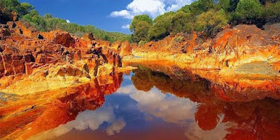 غرائب نهر ريو تينتو الاحمر يعد اغرب الانهار Rio Tinto - River - Spain