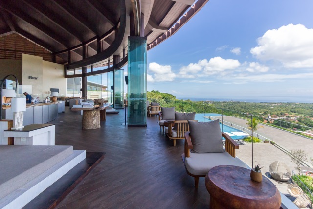 Lobby Bar of Renaissance Hotel Bali
