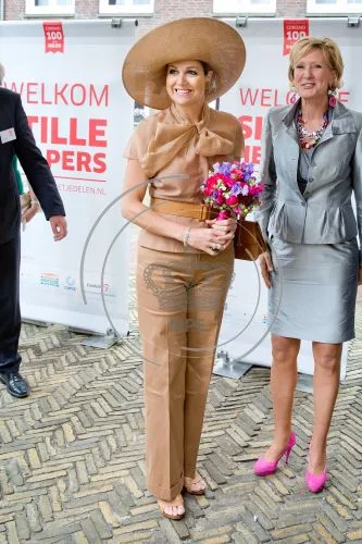 Queen Maxima Style fashions wore Natan Dress, J.Crew shoping Prada dress