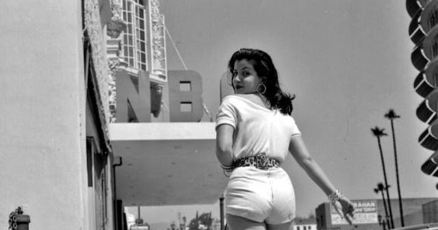 Stunning Pics Capture Joan Bradshaw Walking on Hollywood Boulevard in