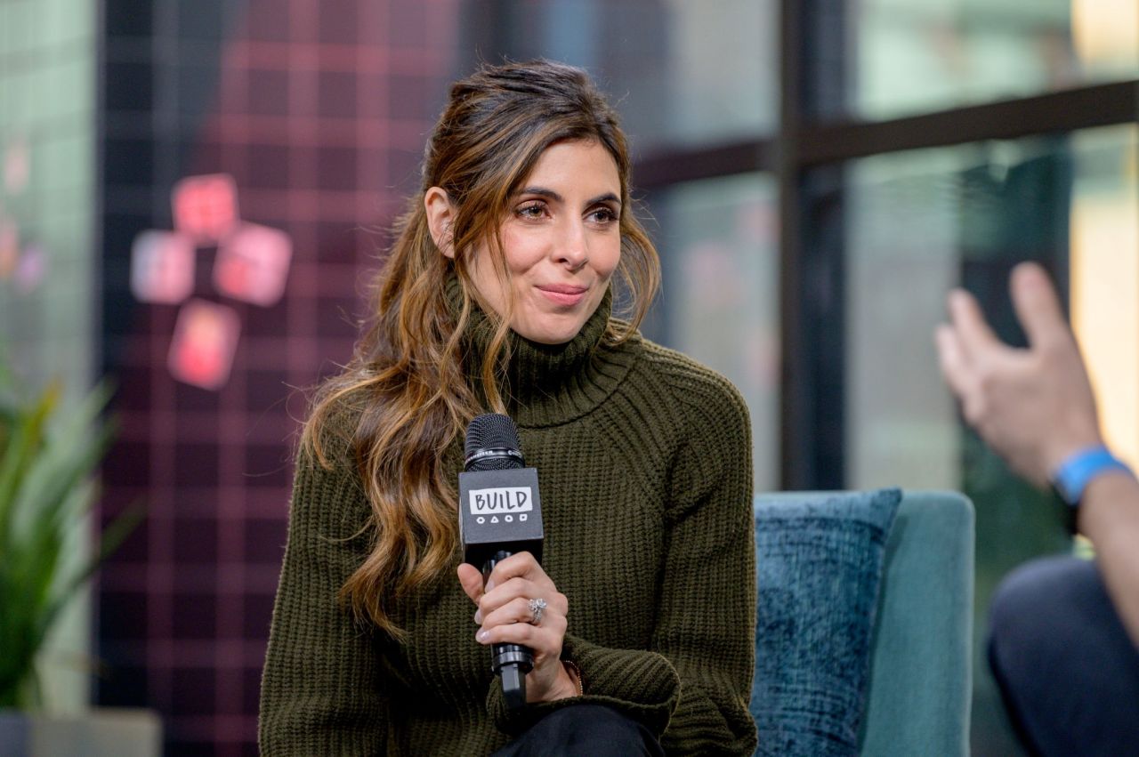 jamie lynn sigler visits build series in nyc 12 12 2019 0 0 december 16