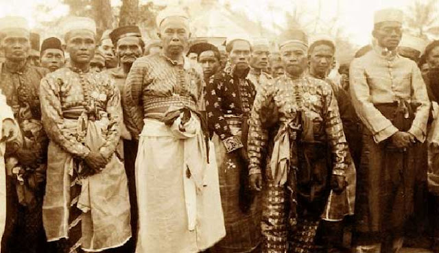 10 SUKU TERBESAR DI INDONESIA ohdengki