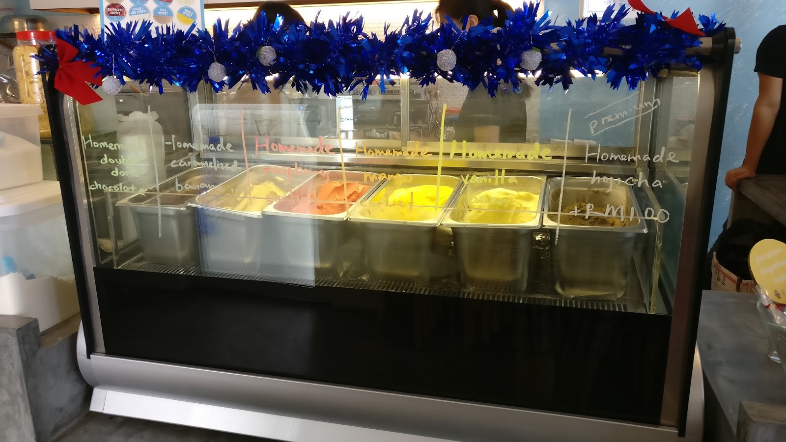 It's About Food!! Four Spoons Cafe Icon City