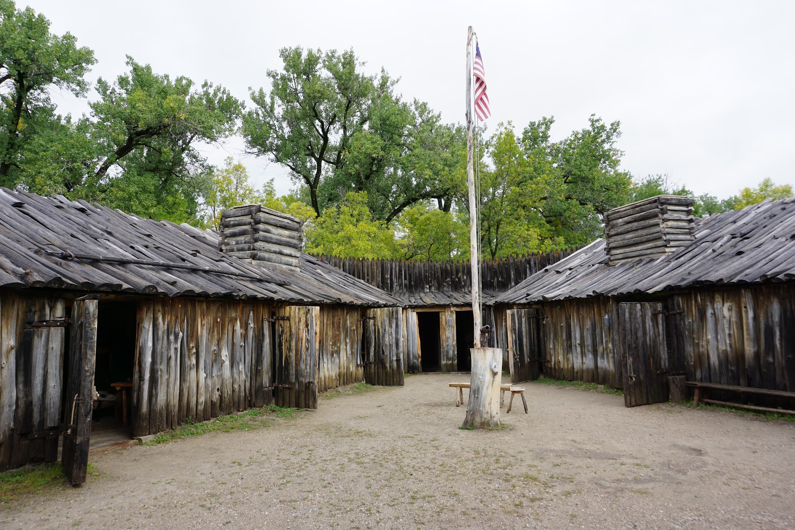 Souvenir Chronicles NORTH DAKOTA FORT MANDAN, FORT CLARK, AND INDIAN