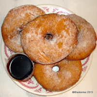 SliCE Donuts with Chocolate Dipping Sauce