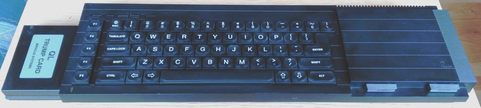 Retro Ordenadores Orty: Ordenador Sinclair QL (1984)