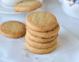 Salt and crunchy biscuits