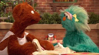 Sesame Street Episode 4304 Baby Bear Comes Clean, baby bear, rosita