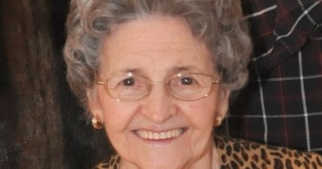 Sara Goebel's Instagram, Twitter & Facebook on IDCrawl