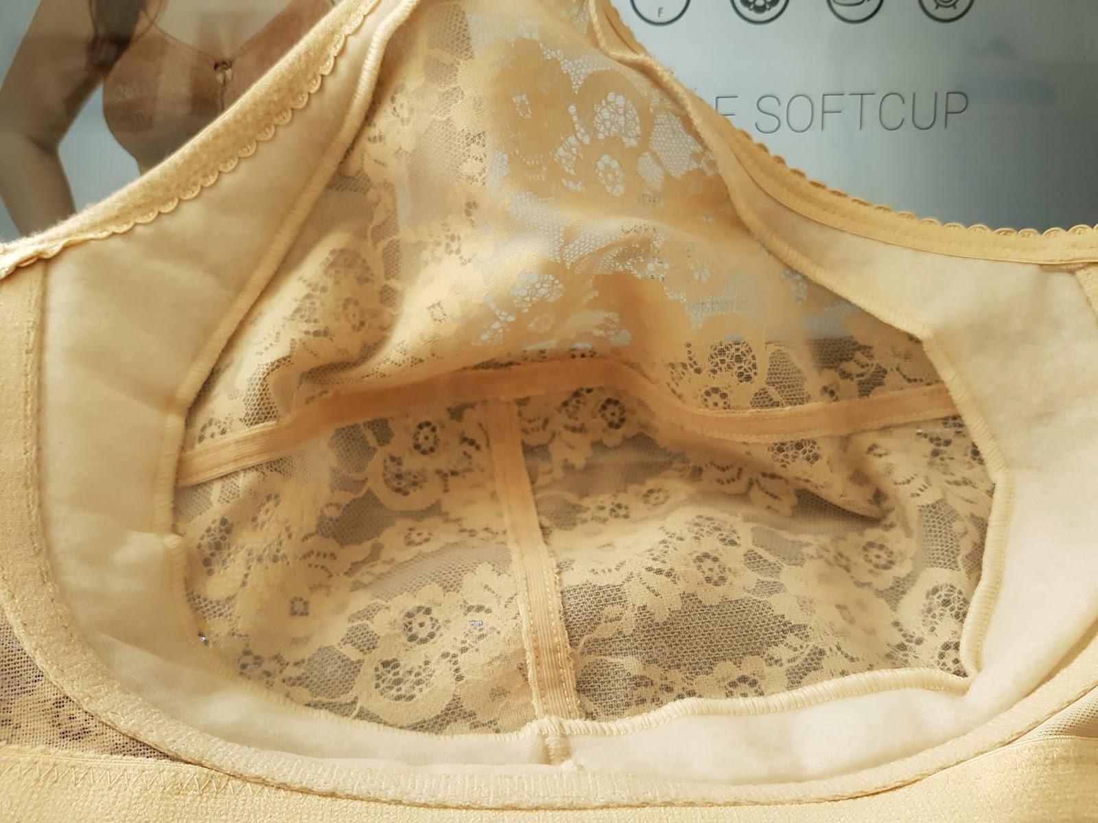 Feminea Aeterna Wearing bras round the clock Breast enhancement for