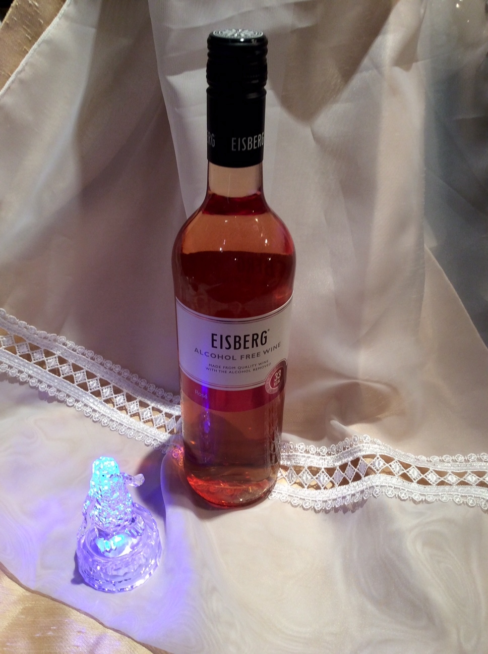 Chez Maximka Nonalcoholic Mocktail with Eisberg Rosé