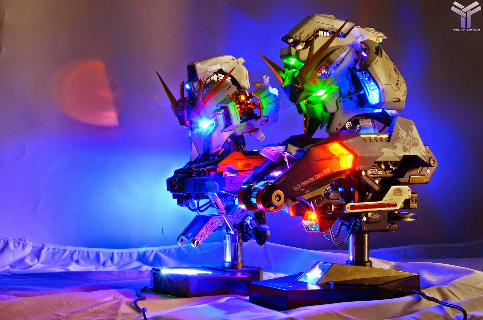 Gundam Family: GSM 1/24 Rx-93-2 Hi Nu Gundam Head Display Model Custom ...