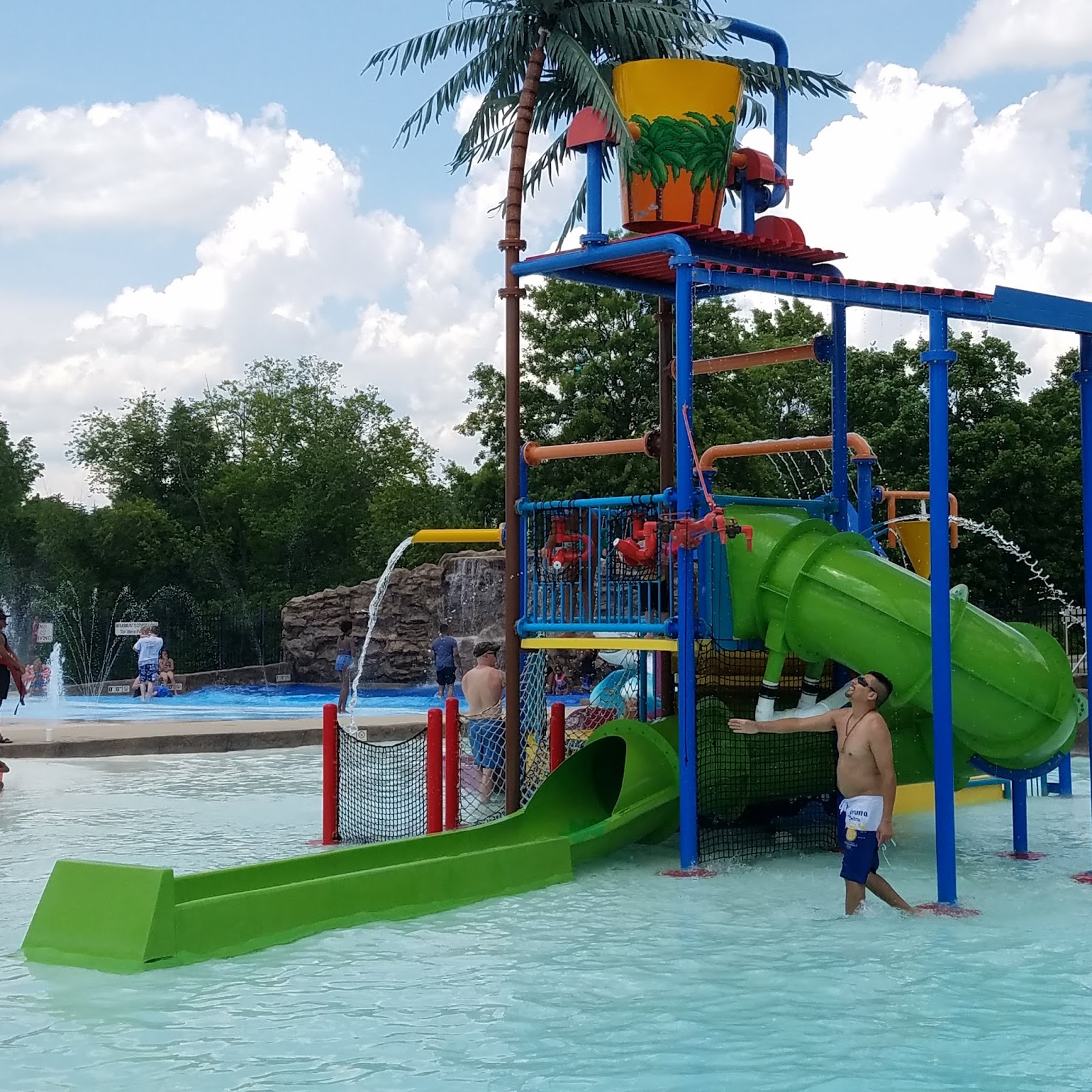 Play St. Louis White Birch Bay Aquatic Center, Hazelwood