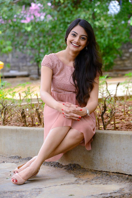 Beauty Galore HD : Nikitha Narayan Captivating Beauty With Smooth Legs ...