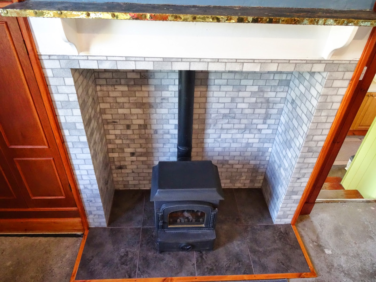 Farmersgirl Kitchen: The history of a farmhouse fireplace and a British