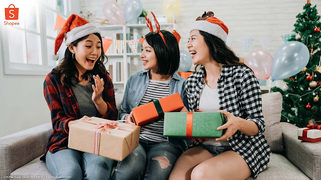 Shop for the Perfect Gifts for Your Monito Monita on Shopee this Payday Weekend