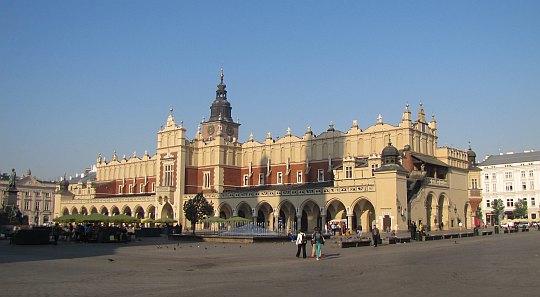 Sukiennice na Rynku Głównym (ang. Cloth Hall).