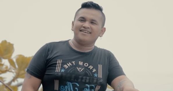 Lirik Lagu Huhaholongi Dan Artinya