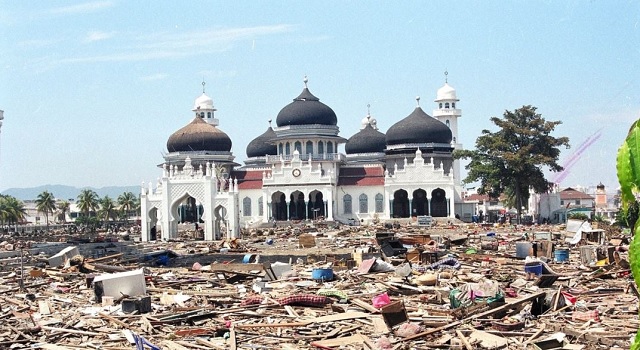Contoh Teks Cerita Sejarah Gempa dan Tsunami Aceh