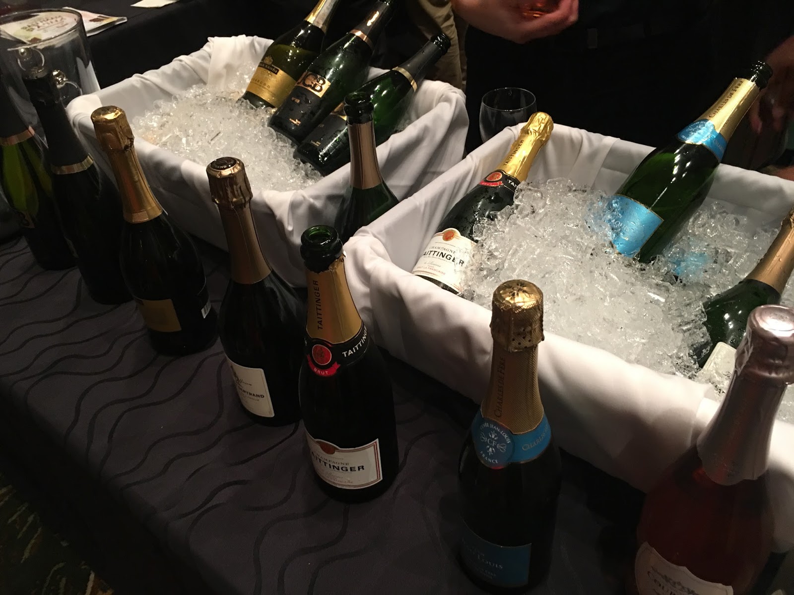 GREAT EATS HAWAII CHOPSTICKS AND WINE 2016