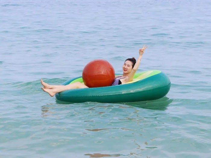 This Incredible Avocado Pool Float Is The New Trend For The Summer This Incredible Avocado Pool Float Is The New Trend For The Summer