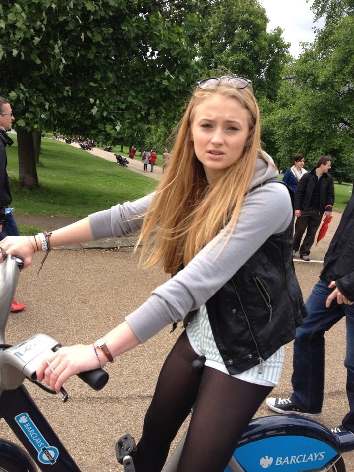 Celebrity Legs and Feet in Tights: Sophie Turner`s Legs and Feet in