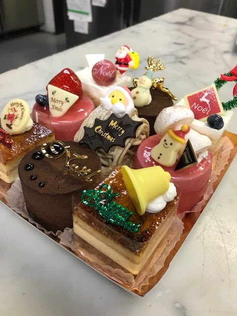 ただ今クリスマスケーキの試作中 フランス菓子 Poisson Rouge ポワッソンルージュ 大分
