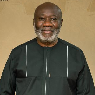 GLOBAL INFO ET SPORT Le maire Hessou enclin au développement.