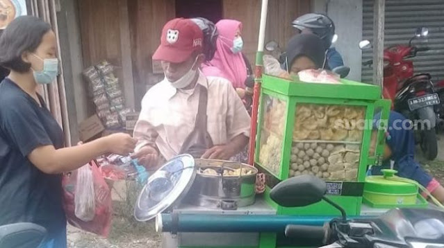 Pedagang Bakso Relawan Pemakaman Jenazah Covid: Stop Jualan Demi Tugas Pedagang Bakso Relawan Pemakaman Jenazah Covid: Stop Jualan Demi Tugas