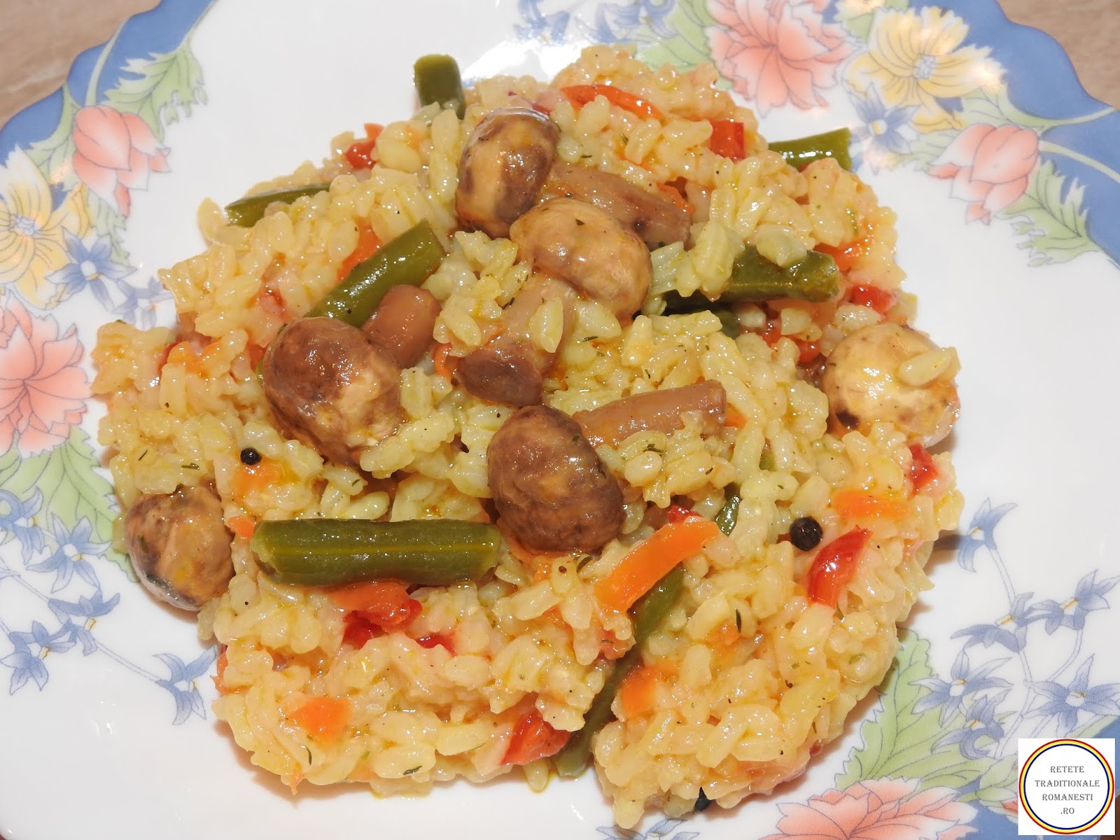 Orez cu legume reteta Retetetraditionaleromanesti.ro