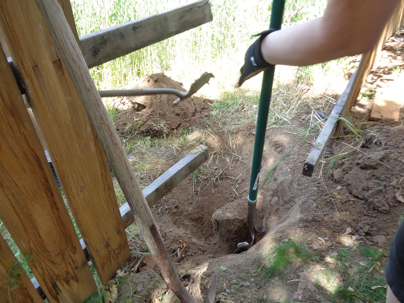 Thrifty Mom In Boise Replacing A Fence Post