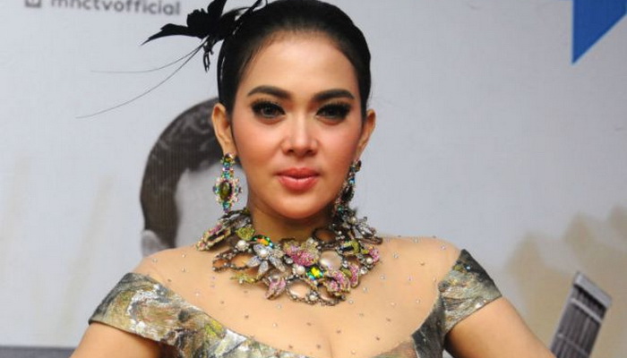 Pemkab Jembrana Datangkan Syahrini dengan Honor Ratusan Juta, Warga Protes