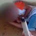 Polícia investiga vídeos de adolescentes agredindo e queimando crianças com cigarro