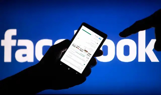 تطبيق Facebook يتعرض لحملة تخفيض تقييمات على متجر التطبيقات من نشطاء مؤيدين للفلسطينيين.